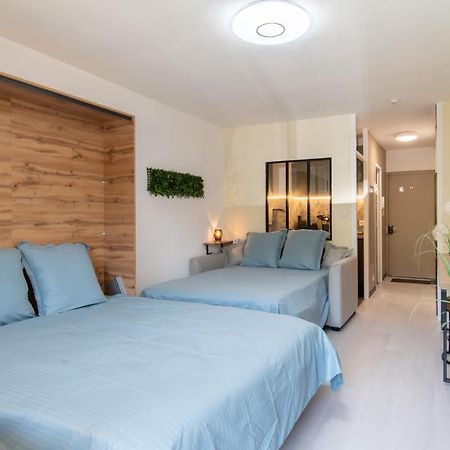 Les Flamants Roses - Studio Avec Balcon Apartment Ним Екстериор снимка