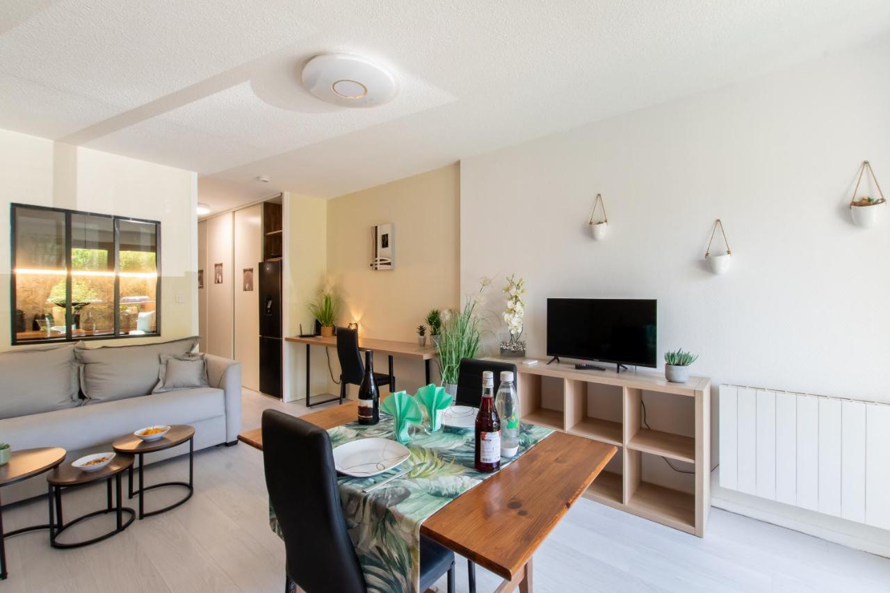 Les Flamants Roses - Studio Avec Balcon Apartment Ним Екстериор снимка